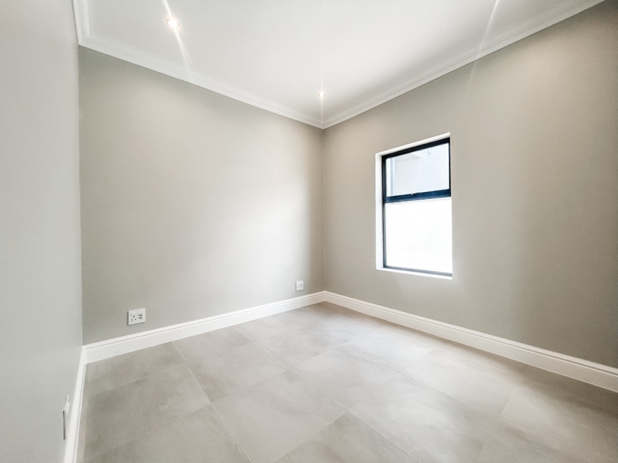 To Let 3 Bedroom Property for Rent in Sandown Western Cape